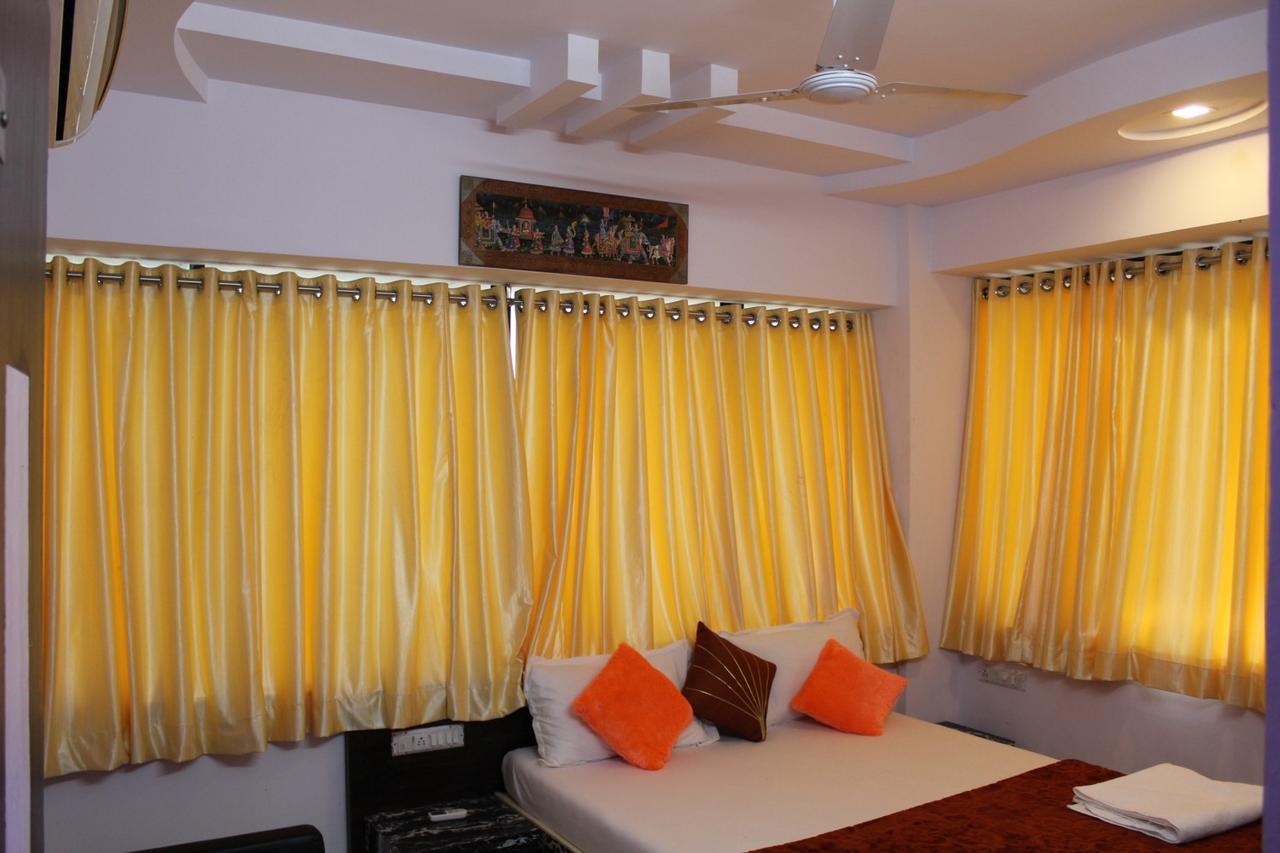 Hotel Kum Kum Adalaj Екстериор снимка