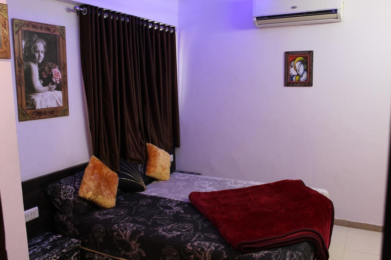 Hotel Kum Kum Adalaj Екстериор снимка