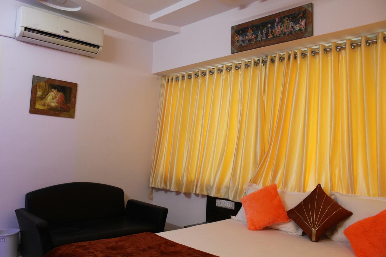 Hotel Kum Kum Adalaj Екстериор снимка