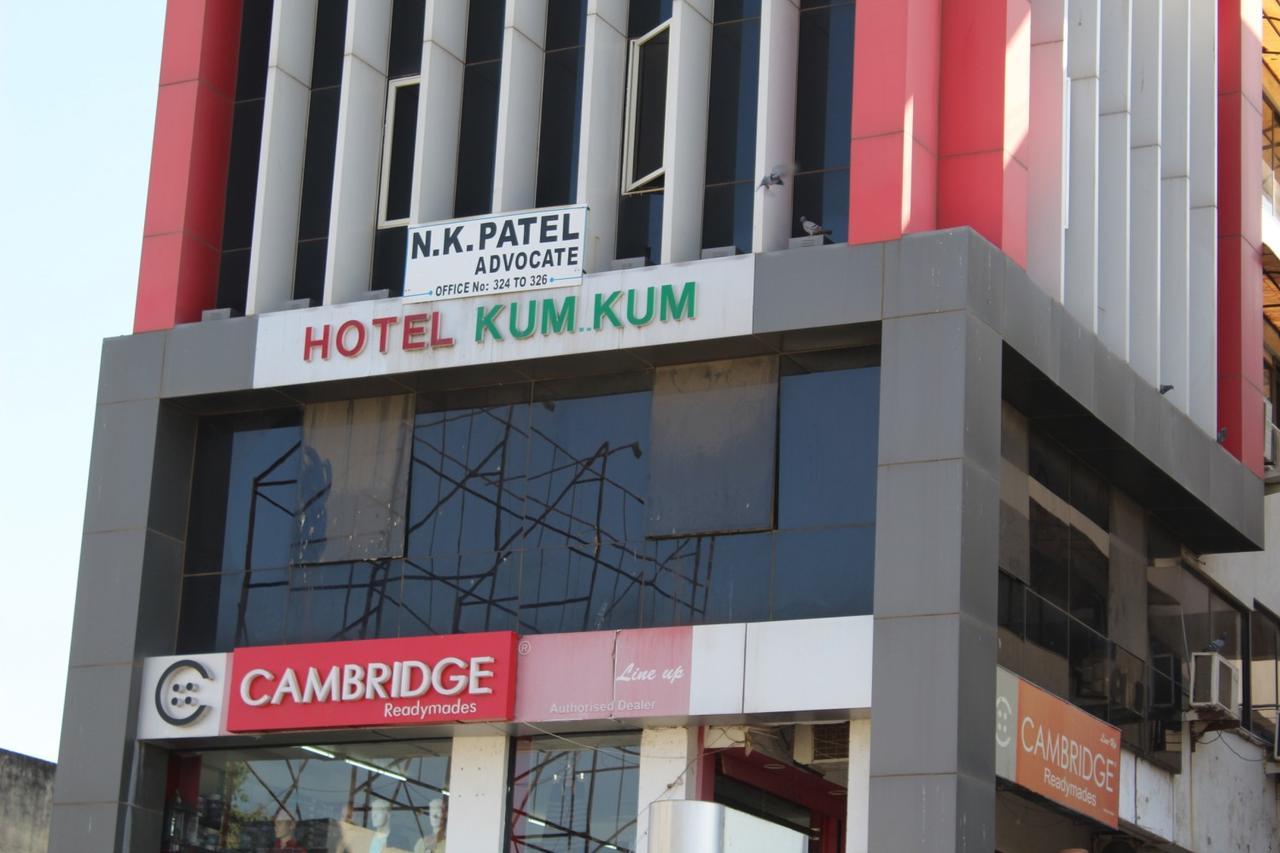 Hotel Kum Kum Adalaj Екстериор снимка