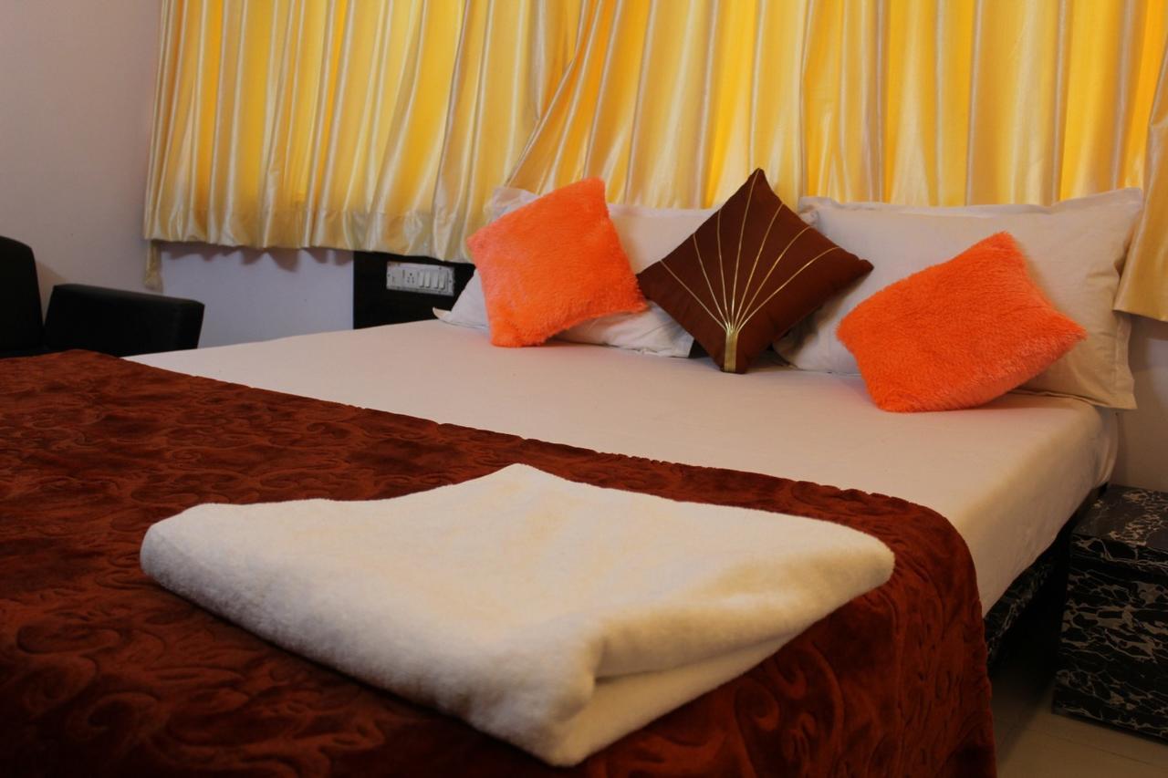 Hotel Kum Kum Adalaj Екстериор снимка